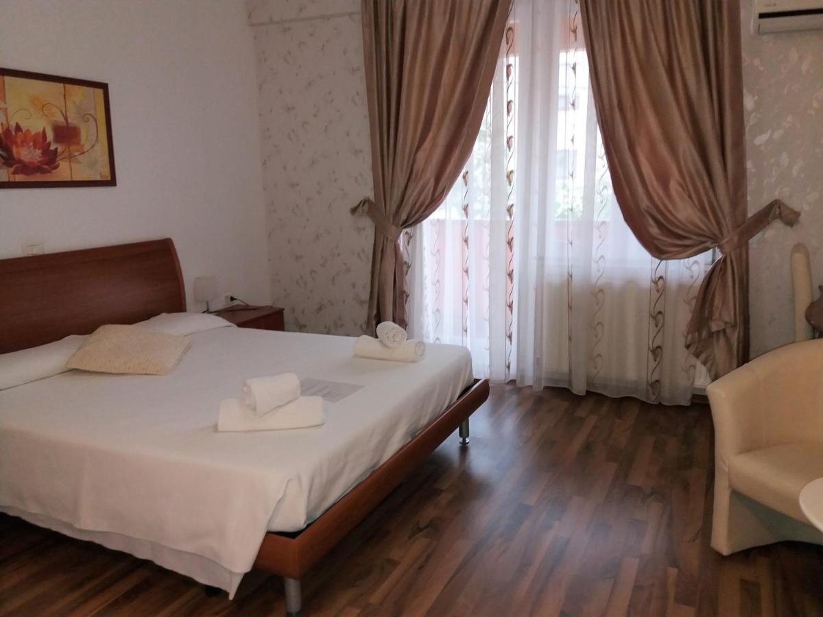 Hotel Vila Veneto Тимишоара Экстерьер фото