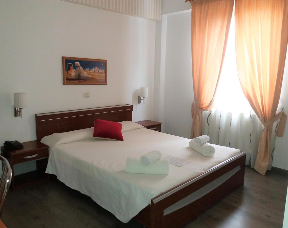 Hotel Vila Veneto Тимишоара Экстерьер фото