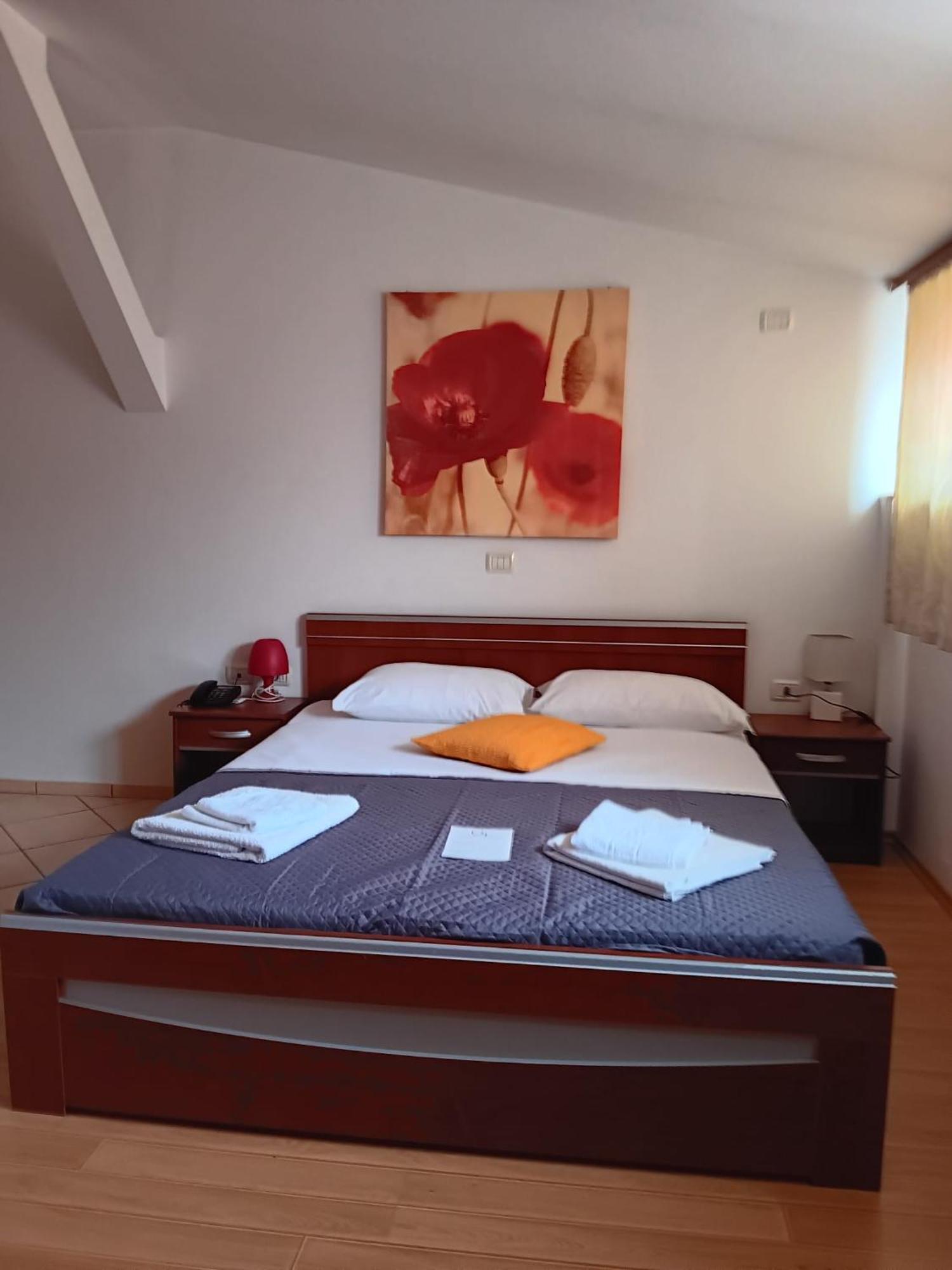 Hotel Vila Veneto Тимишоара Экстерьер фото