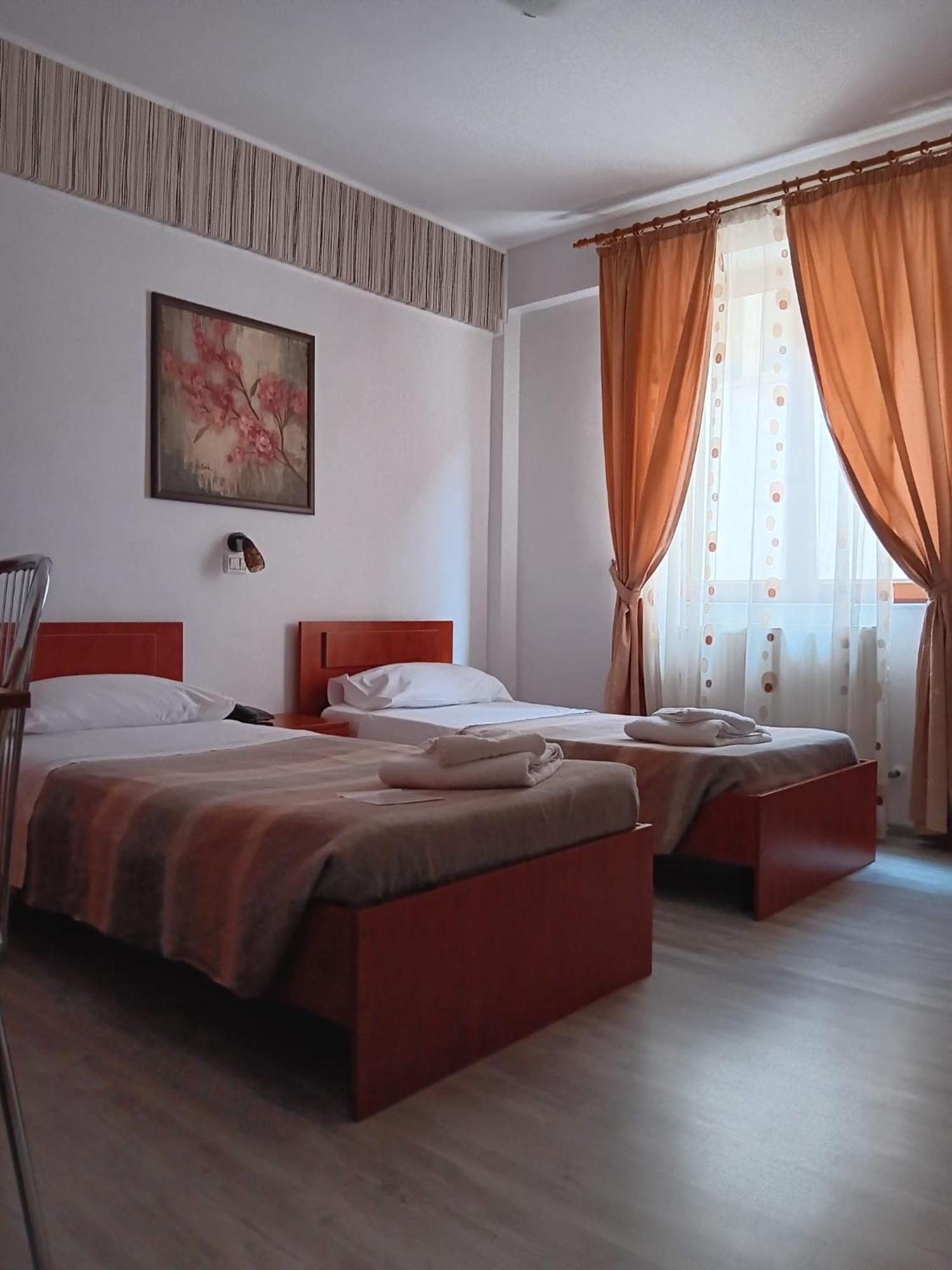 Hotel Vila Veneto Тимишоара Экстерьер фото